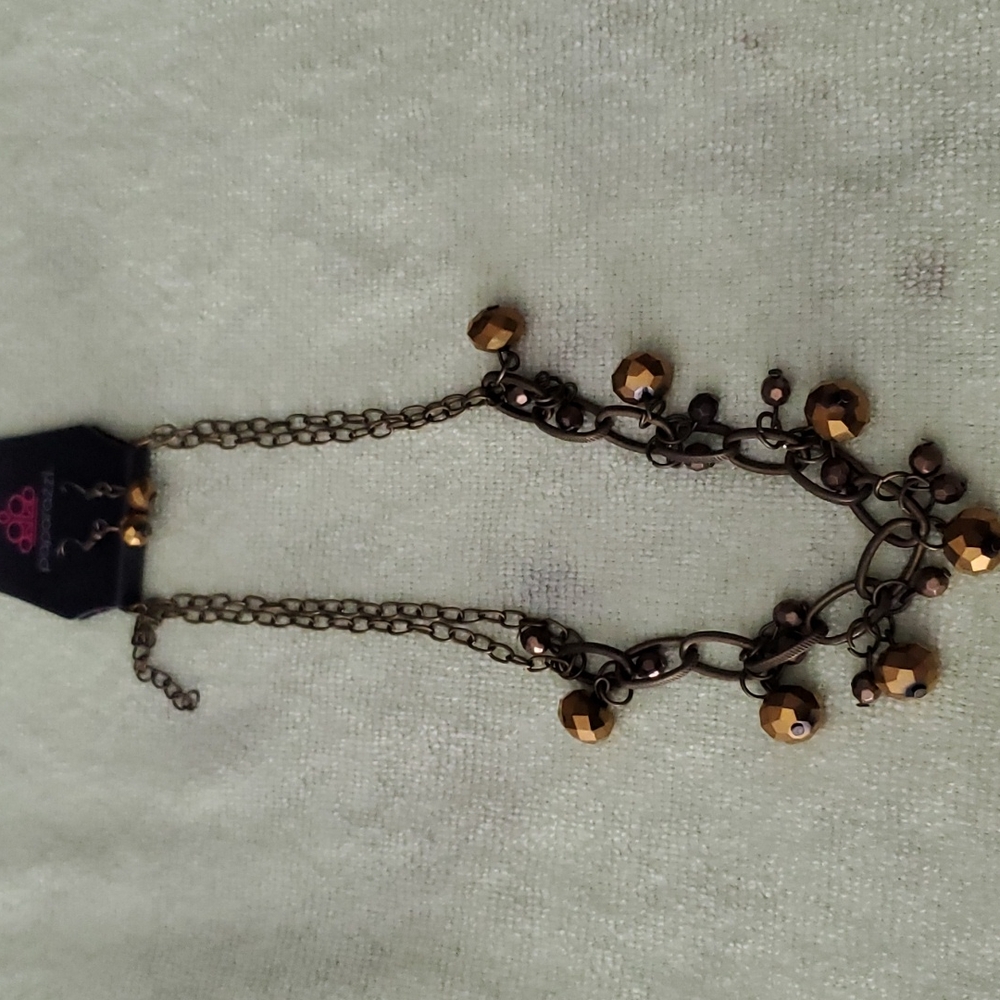necklace and ear rings